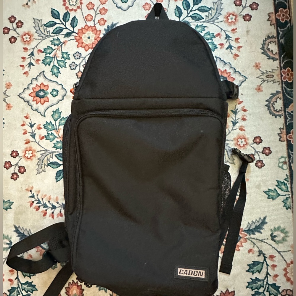 CADeN D15 Camera Sling Bag Black